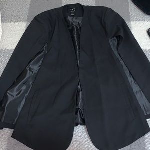 Women’s sleeveless blazer